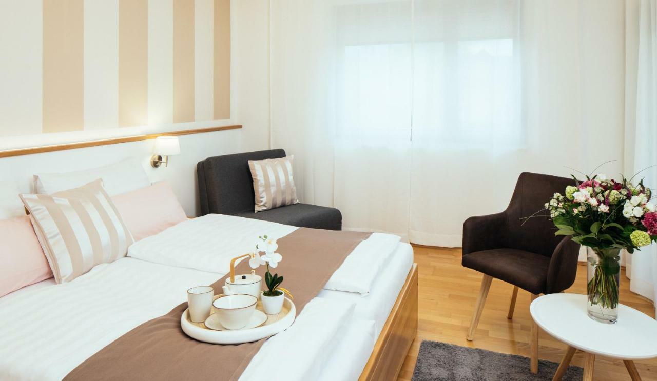 Pension Auszeit Velden Velden am Wörthersee Buitenkant foto