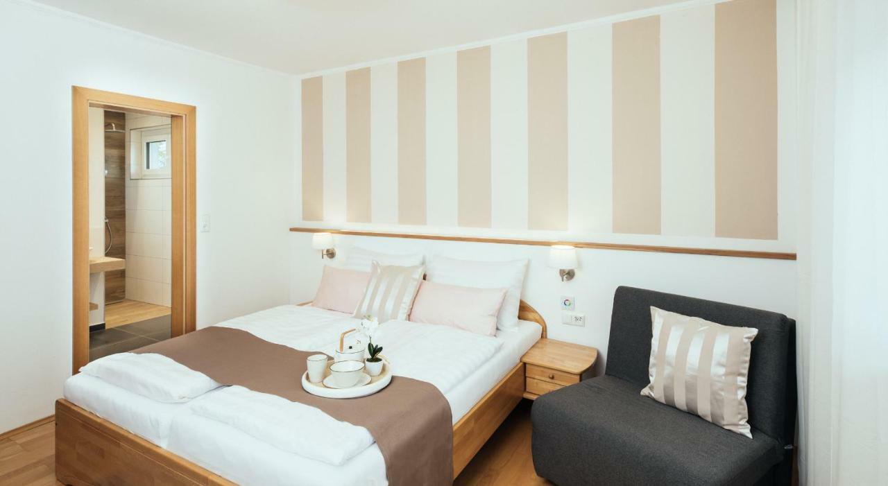 Pension Auszeit Velden Velden am Wörthersee Buitenkant foto